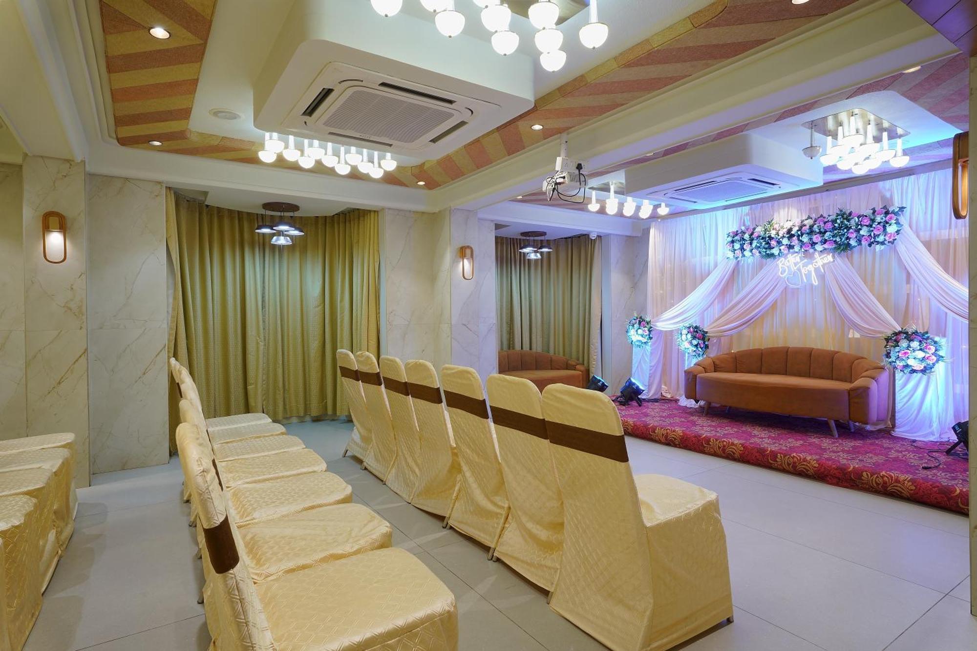 Artilla Inn Ahmedabad Exterior photo
