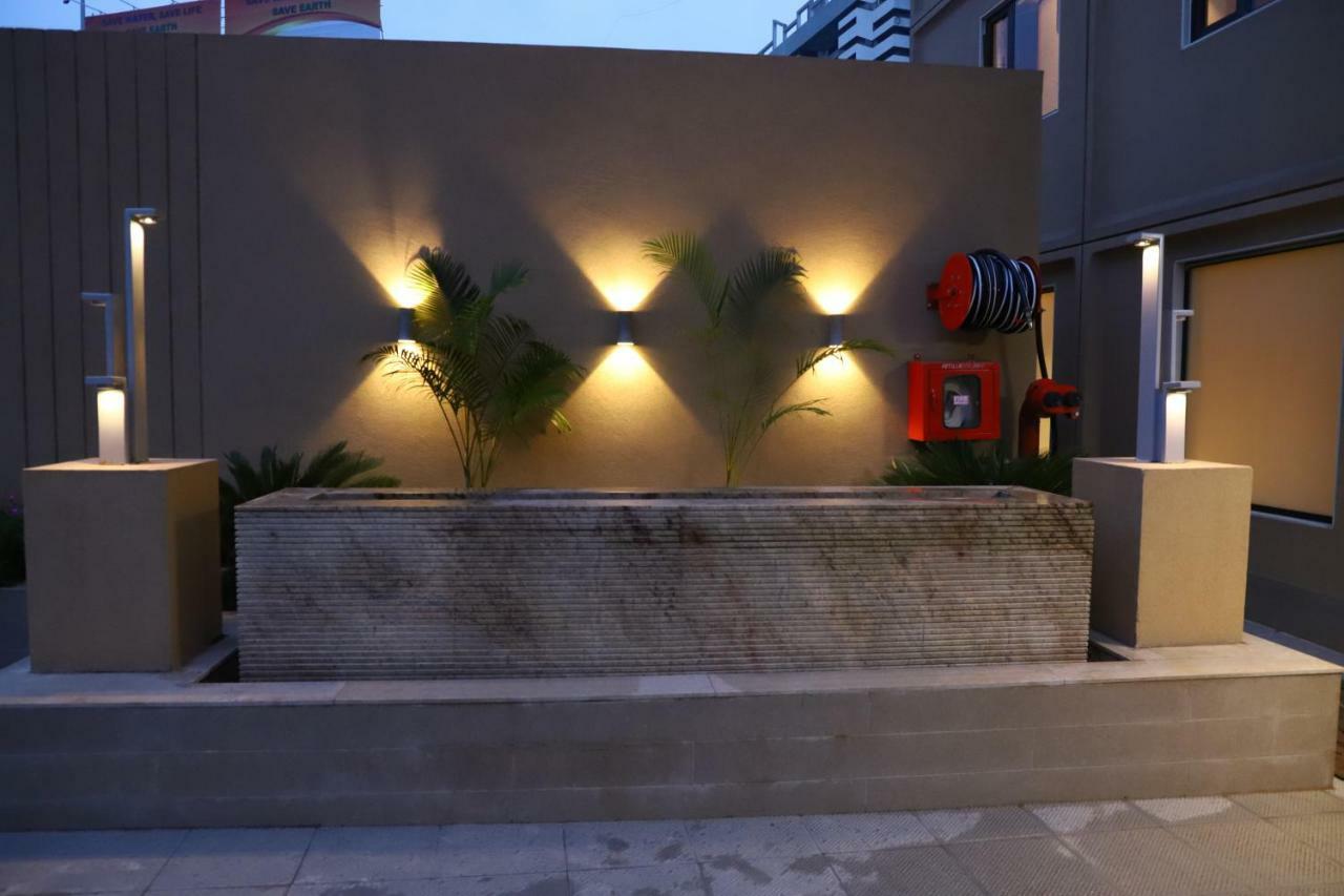 Artilla Inn Ahmedabad Exterior photo